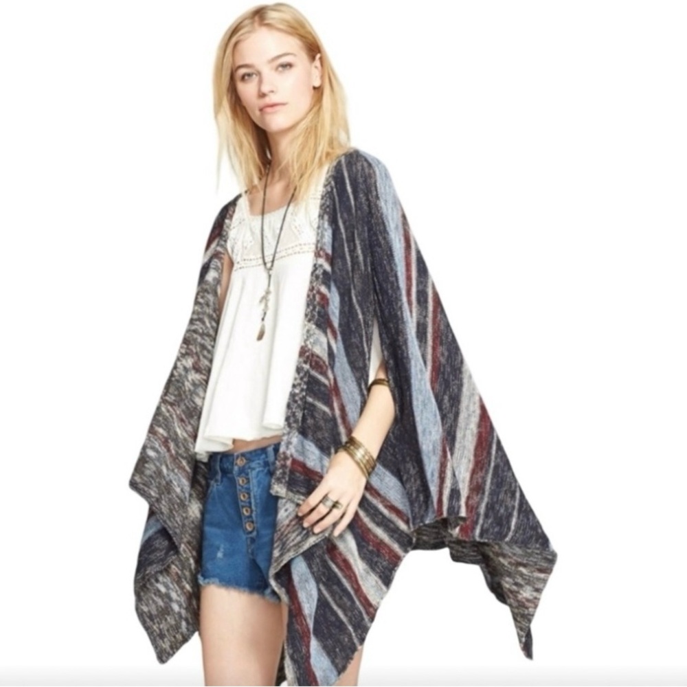 🌼 Free People - Boho wrap sweater.